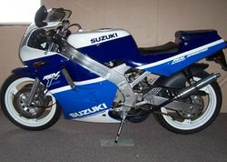 1989-Suzuki-RGV250R-Gamma-White-4252-1.jpg