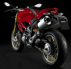 Ducati-Monster-1100S-09--3.jpg