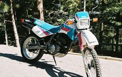 1991-Yamaha-XT350-WhiteBlue-7.jpg
