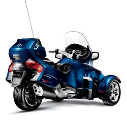 Can-am-brp-spyder-rt-audio-and-convenience-2010-2010-4.jpg
