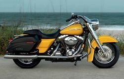 Harley--FLHRSI-Road-King-Custom-06.jpg