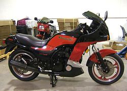 1984-Kawasaki-ZX750-E1-Red-12464-1.jpg