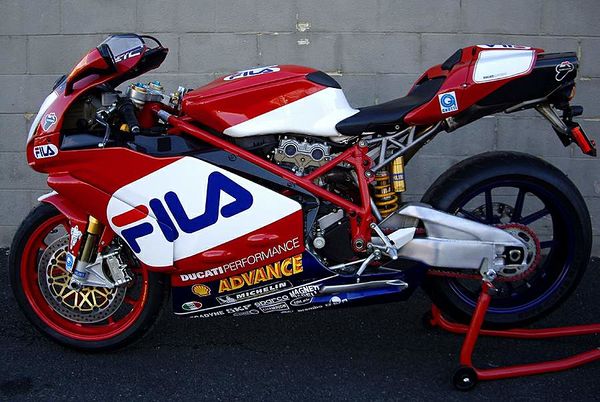 2006 Ducati 999R Fila Toseland Replica