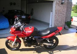 2001-Kawasaki-ZR750-H1-Red-2.jpg