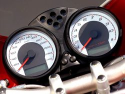 Ducati-monster-1000-2008-2008-3.jpg