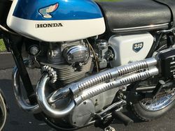 1968-honda-cl350-k0-scrambler-in-candy-blue-with-white-3.jpg