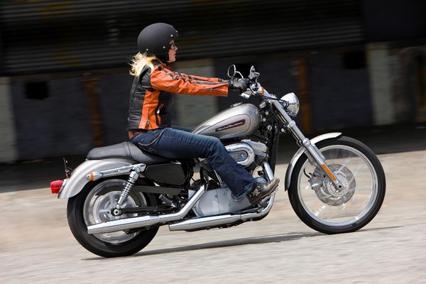 2009 Harley Davidson 883 Custom