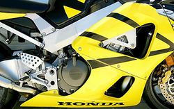 2001-Honda-CBR929RR-Yellow173-7.jpg