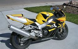 2000-Honda-CBR929RR-Yellow-1244-1.jpg