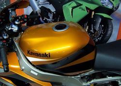 2002-Kawasaki-ZX900-F1-OrangeBlack-1.jpg