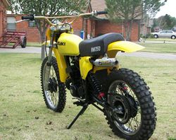 1976-Suzuki-RM250A-Yellow-7296-2.jpg
