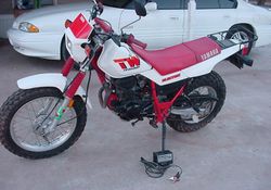 1987-Yamaha-TW200-WhiteRed-4897-1.jpg
