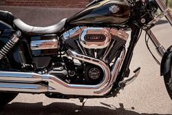Harley-davidson-wide-glide-3-2017-2.jpg