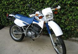 2000-Yamaha-XT350-White-4115-0.jpg