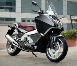 Honda-nc-700d-integra-2013-2013-4.jpg