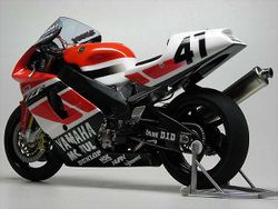 Yamaha-R7--2.jpg