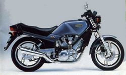 Yamaha-XZ550-82--2.jpg