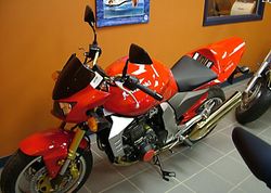 2004-Kawasaki-ZR1000-A2-Red-6.jpg