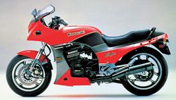 Kawasaki-GPZ900R-84--4.jpg