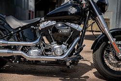 Harley-davidson-softail-slim-2-2017-2.jpg