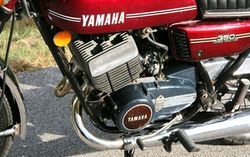 1974-Yamaha-RD350-Maroon-3.jpg