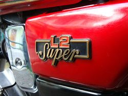 yamaha-L2-super-1984-left-emblem