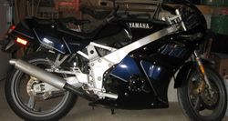 1990-Yamaha-FZR400-BlackBlue-1725-0.jpg