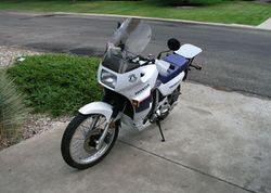 1989-Honda-XL600V-White-2.jpg