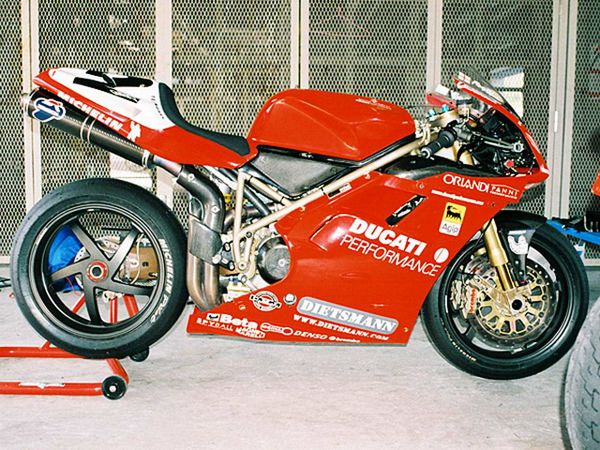 Racing Bikes Ducati 996 SBK