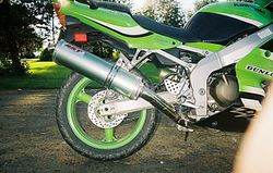 2002-Kawasaki-ZX600-J3-Green-1.jpg
