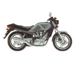 Yamaha-XZ550-82--1.jpg