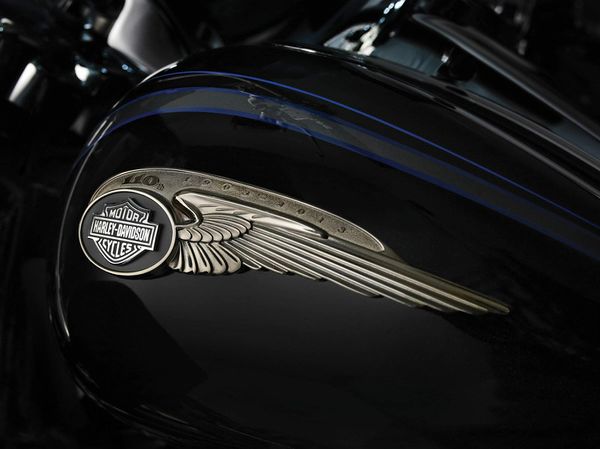Harley-Davidson FLTRX Road Glide Custom 110th Anniversary CVO