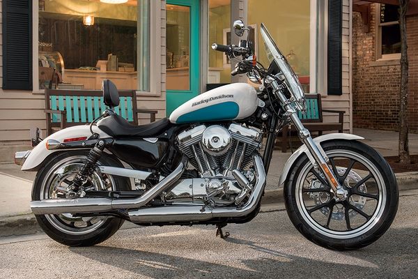 2016 Harley Davidson Superlow