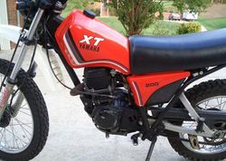 1982-Yamaha-XT200-Red-4.jpg