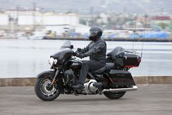 Harley-davidson-cvo-ultra-classic-electra-glide-da-2010-2010-1.jpg