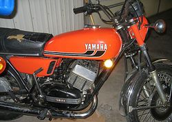 1975-Yamaha-RD350-Orange-2.jpg