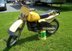 1982-Suzuki-PE175-Yellow-0.jpg