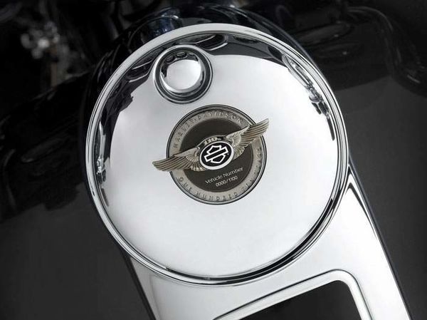 Harley-Davidson FLHTCU-SE8 Electra Glide Ultra Classic CVO110th Anniversary