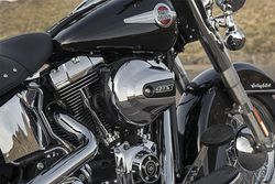 Harley-davidson-heritage-softail-classic-2-2017-4.jpg