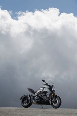 Ducati-diavel-1260-2019-3.jpg