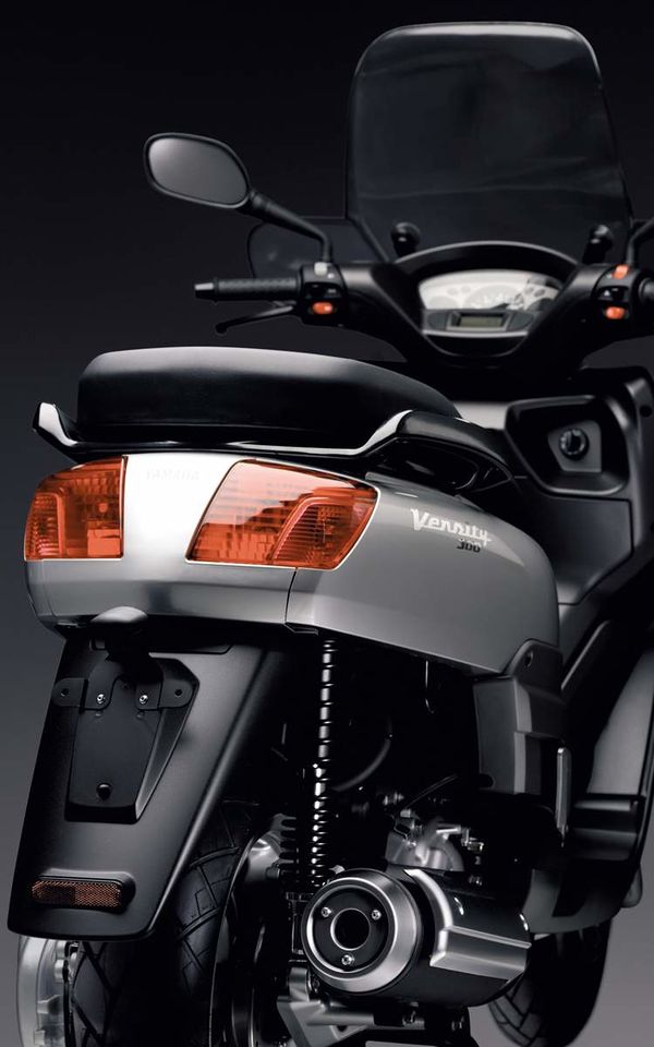 Yamaha VR300 Versit