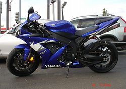 2005-Yamaha-YZF-R1-Blue-4729-2.jpg