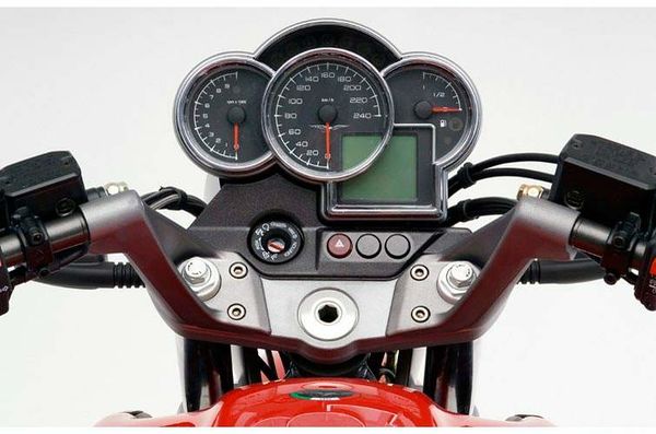 Moto Guzzi Breva V1100ie