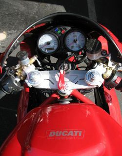 2006-Ducati-SuperSport-1000-Red-1885-2.jpg