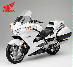 Honda-ST1300PA-police-motorcycle.jpg