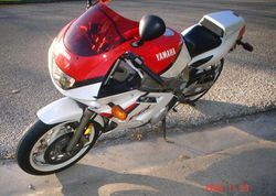 1992-Yamaha-FZR600-White-8897-4.jpg