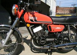 1975-Yamaha-RD350-Orange-3507-2.jpg