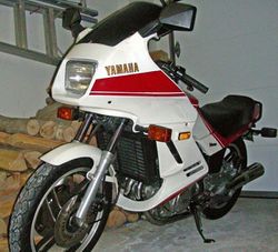 1983-Yamaha-XZ-550-Vision-Red-5891-1.jpg
