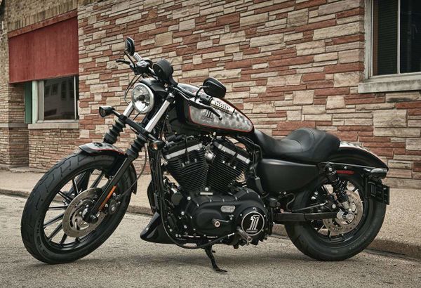 Harley-Davidson XL883N Iron