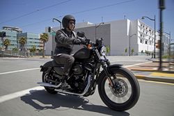 Harley-davidson-iron-883-3-2013-2013-3.jpg